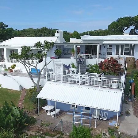 Blue'S Guest House - East London Bonza Bay Екстериор снимка