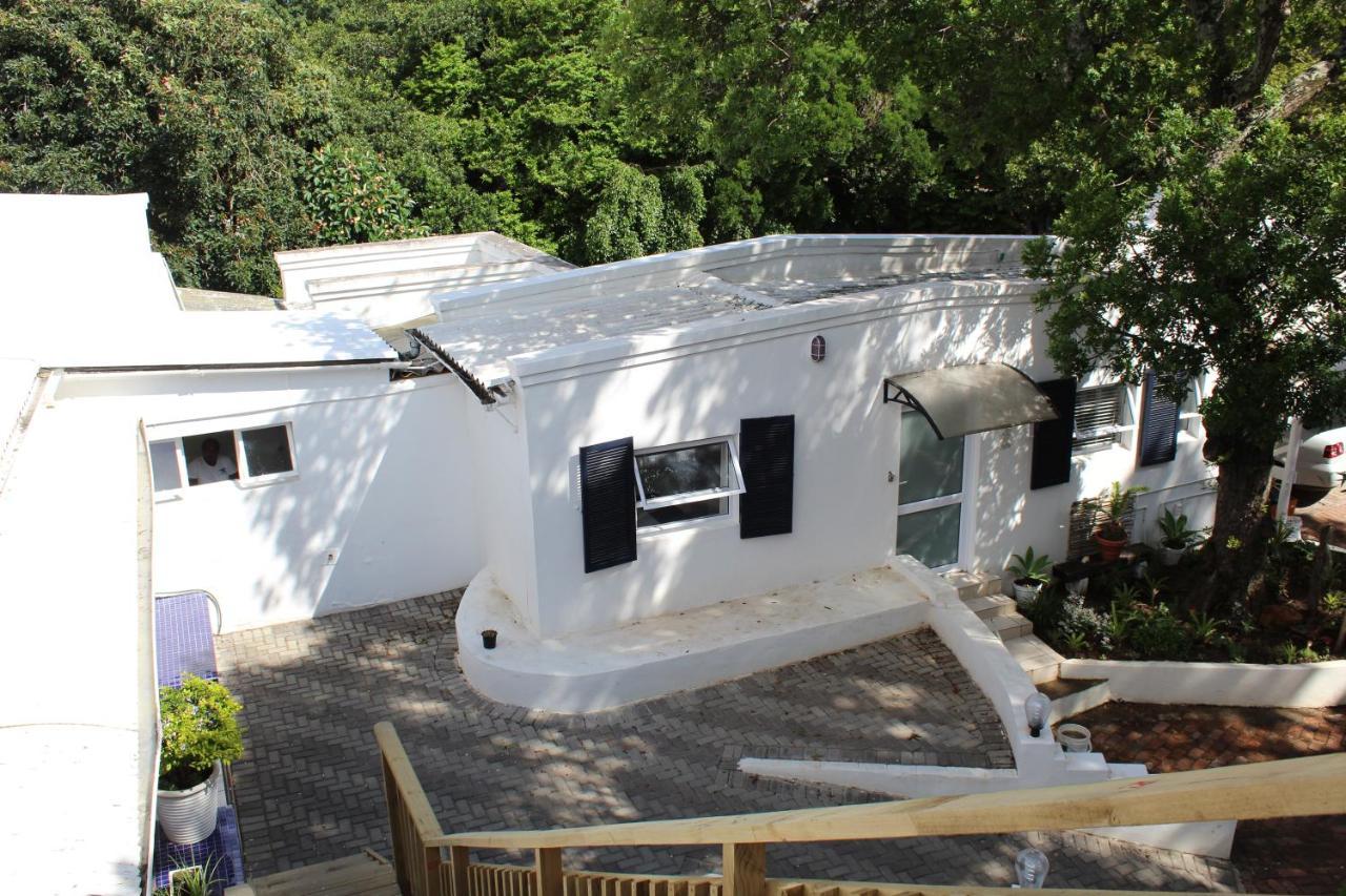 Blue'S Guest House - East London Bonza Bay Екстериор снимка