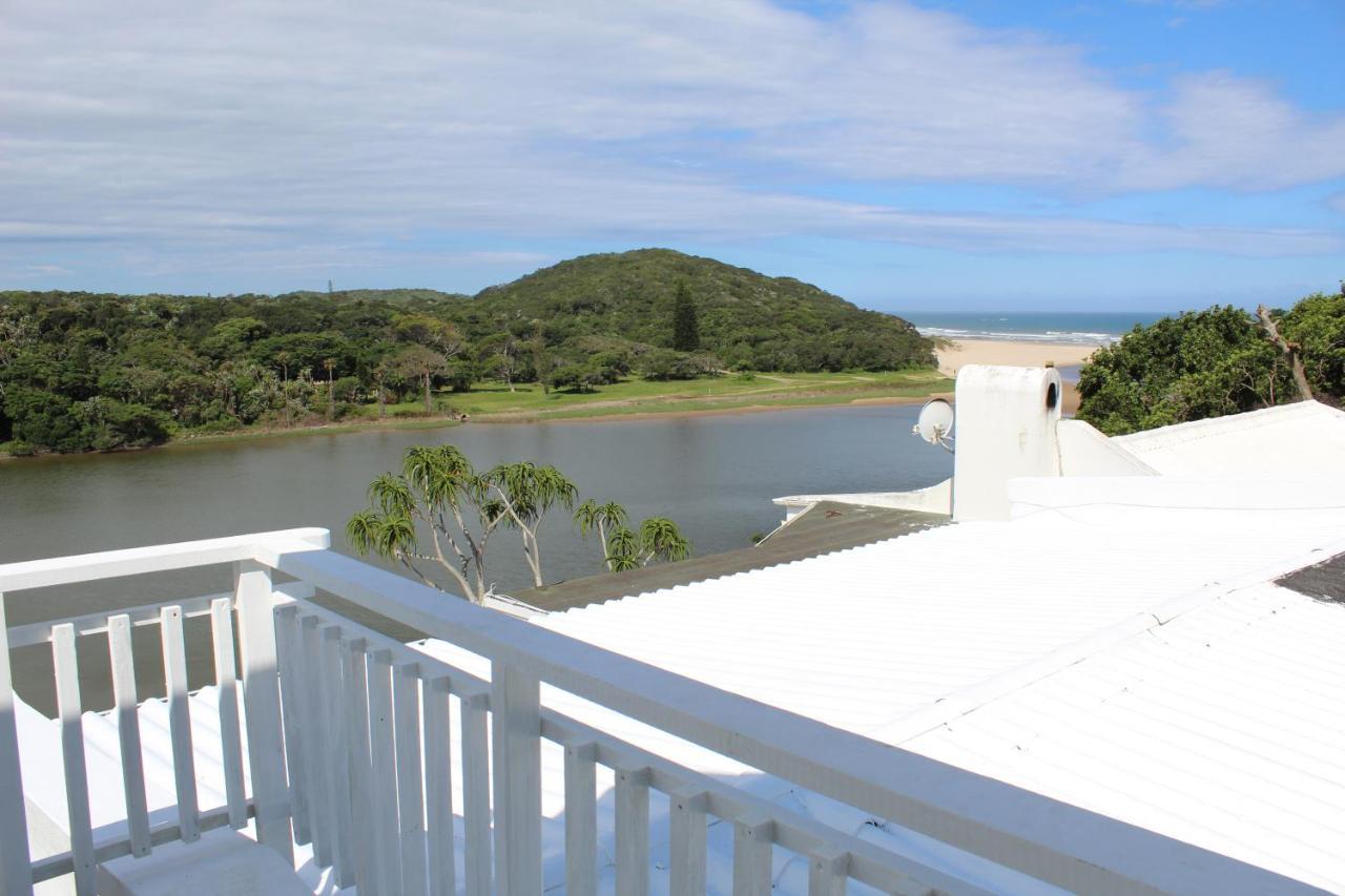 Blue'S Guest House - East London Bonza Bay Екстериор снимка