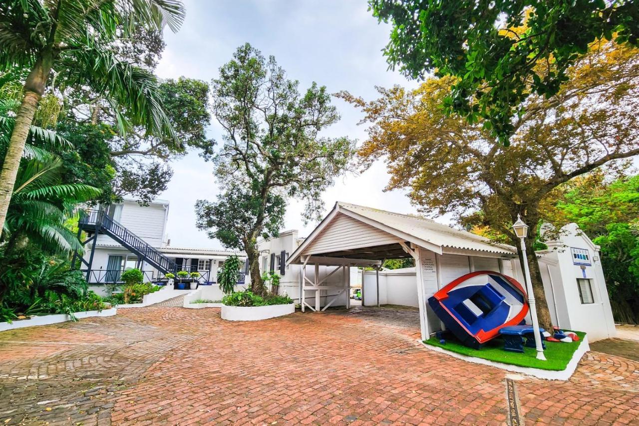 Blue'S Guest House - East London Bonza Bay Екстериор снимка