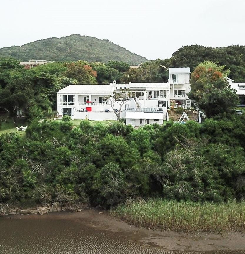 Blue'S Guest House - East London Bonza Bay Екстериор снимка