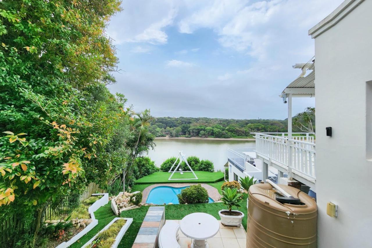 Blue'S Guest House - East London Bonza Bay Екстериор снимка