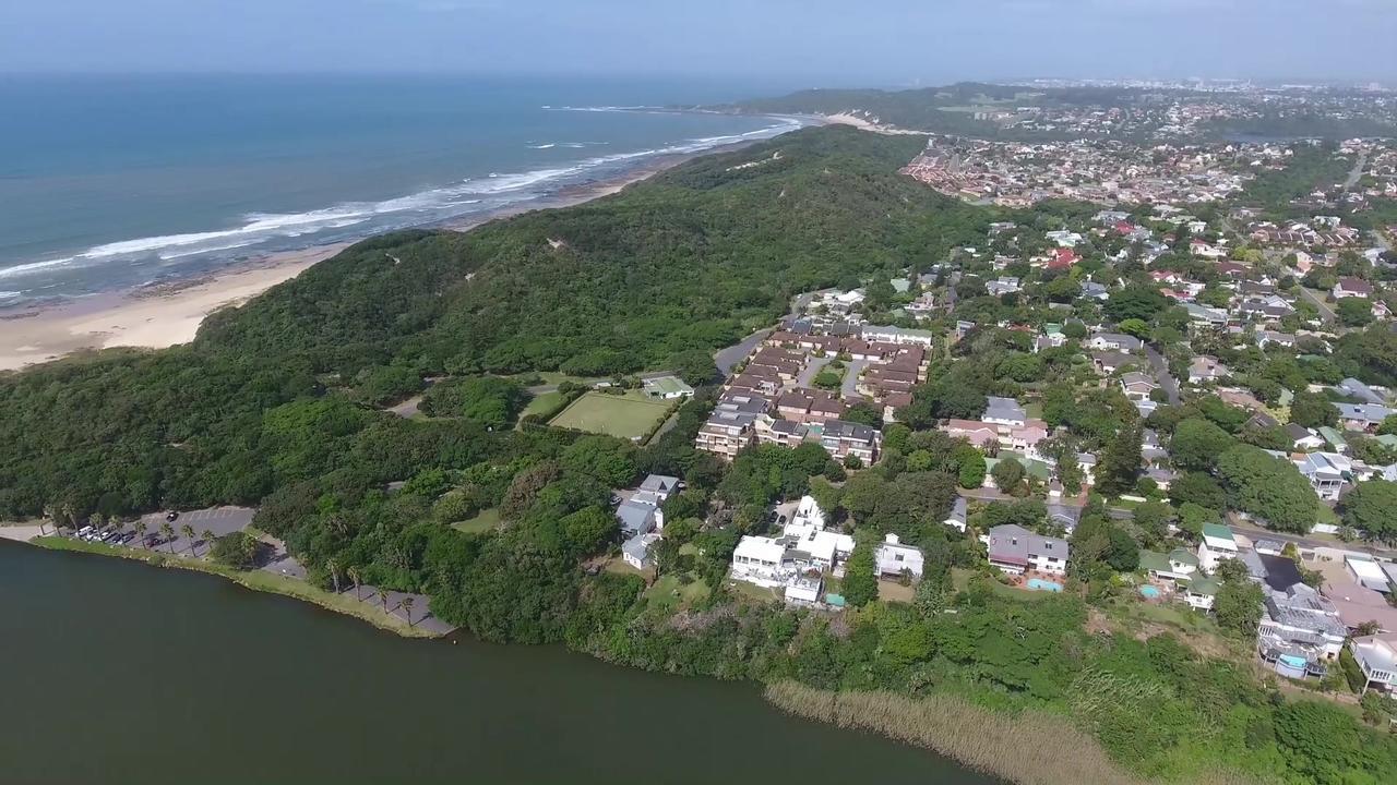 Blue'S Guest House - East London Bonza Bay Екстериор снимка