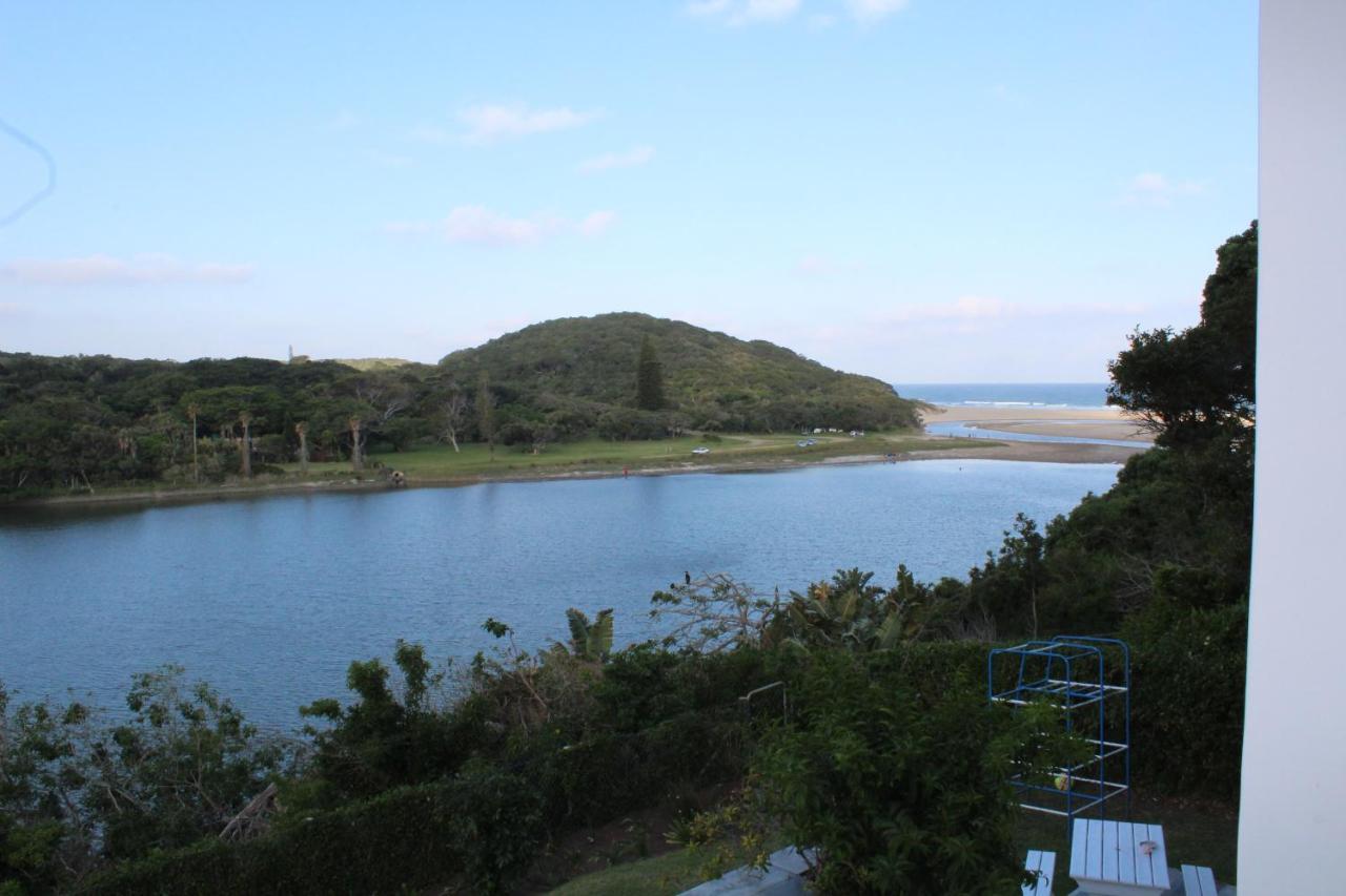 Blue'S Guest House - East London Bonza Bay Екстериор снимка