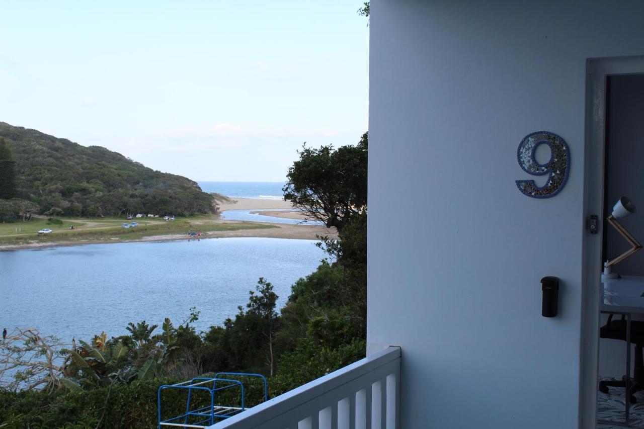 Blue'S Guest House - East London Bonza Bay Екстериор снимка