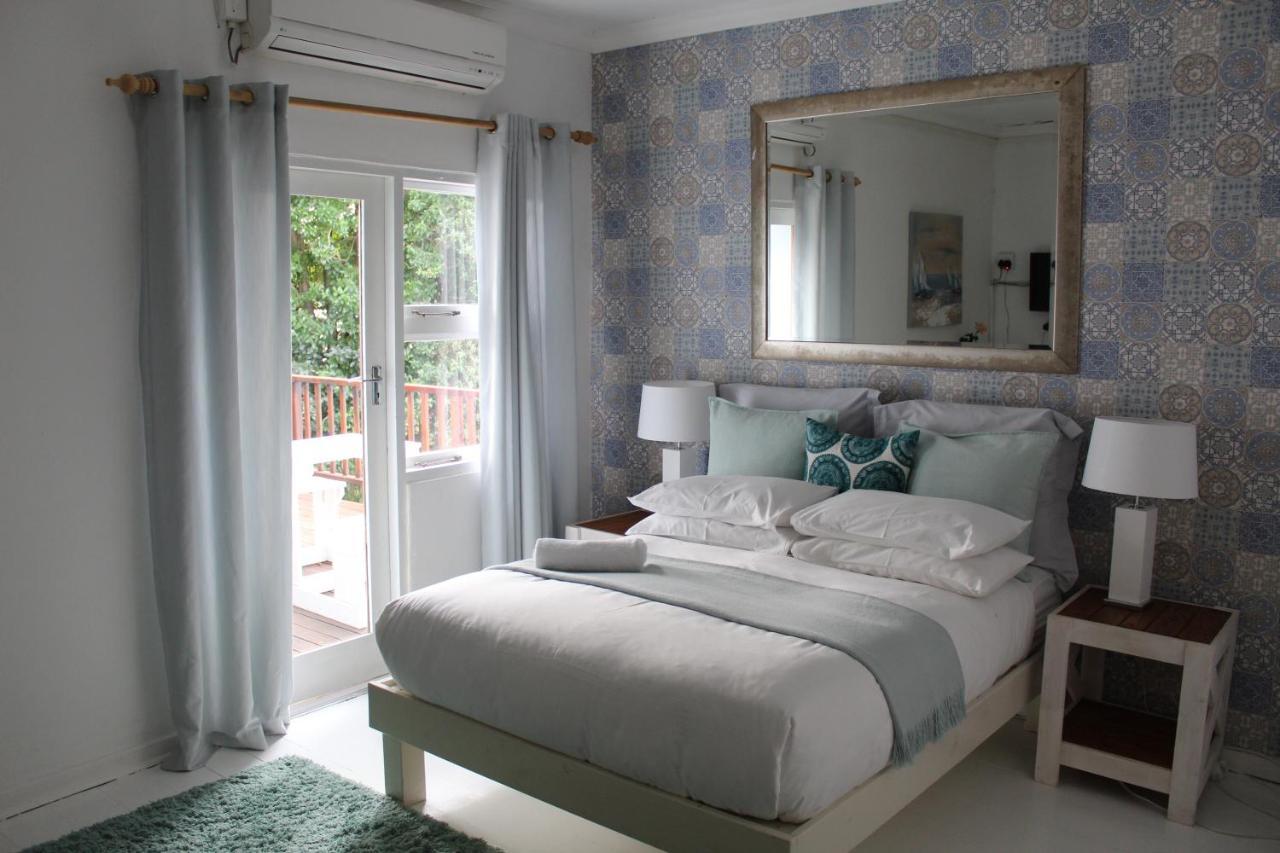 Blue'S Guest House - East London Bonza Bay Екстериор снимка