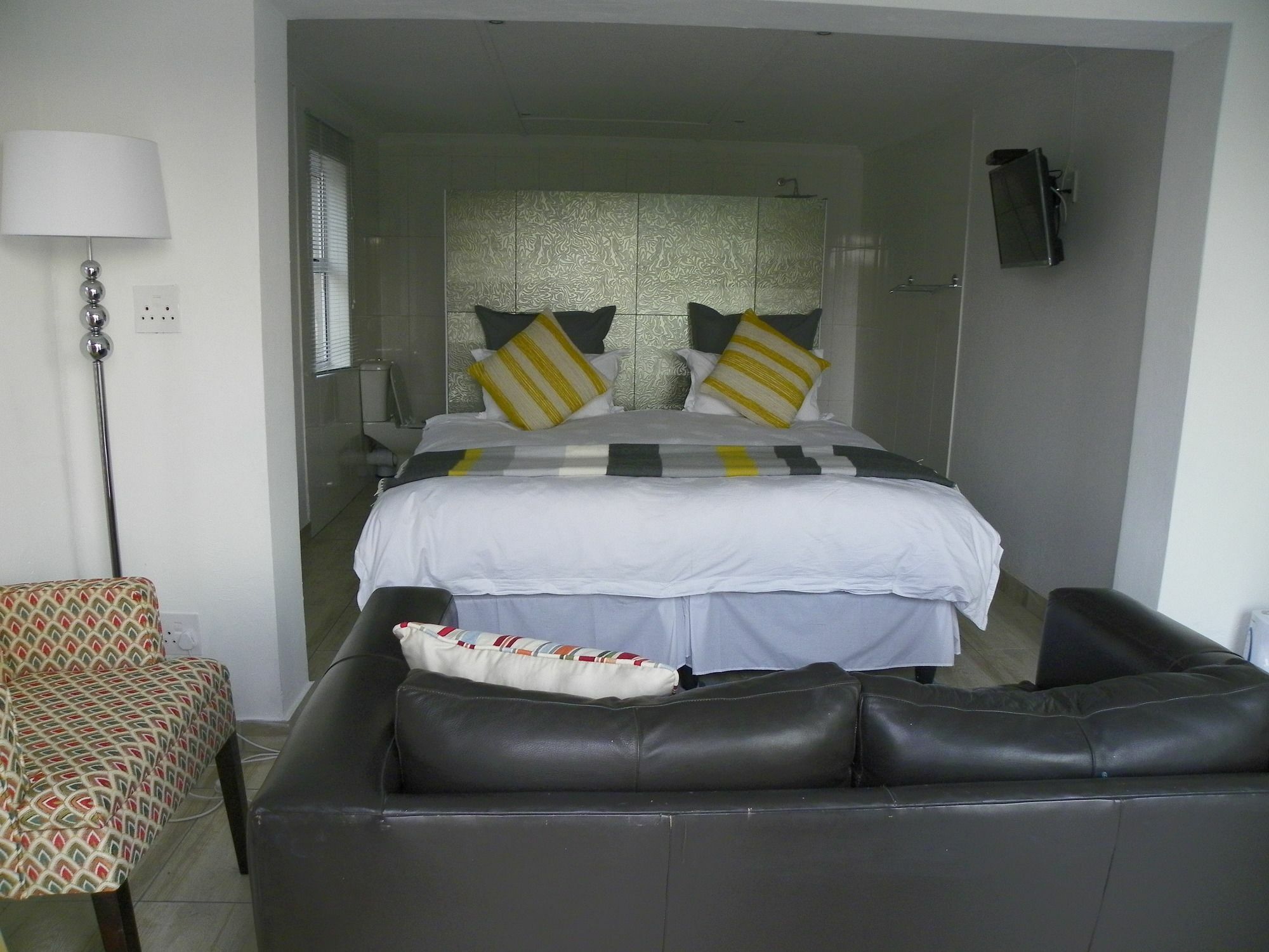 Blue'S Guest House - East London Bonza Bay Екстериор снимка