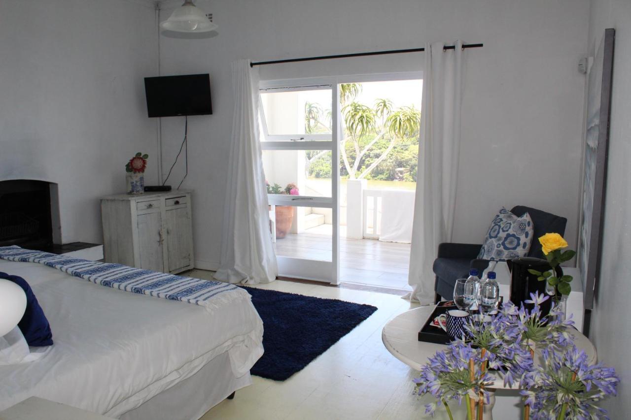Blue'S Guest House - East London Bonza Bay Екстериор снимка